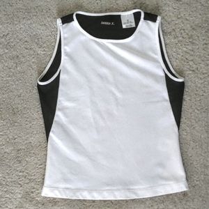 DANSKIN GIRLS ATHLETIC TOP, SIZE S